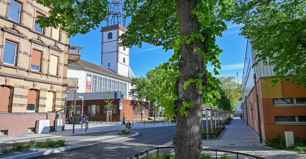 Ab Dienstag Sperrung in Hanau: Ramsaystraße wird neu beschichtet und mit Fahrradbügeln ausgestattet Ab Dienstag Sperrung in Hanau: Ramsaystraße wird neu beschichtet und mit Fahrradbügeln ausgestattet
