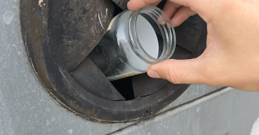 Altglascontainer in Hanau Wolfgang um 150 Meter versetzt