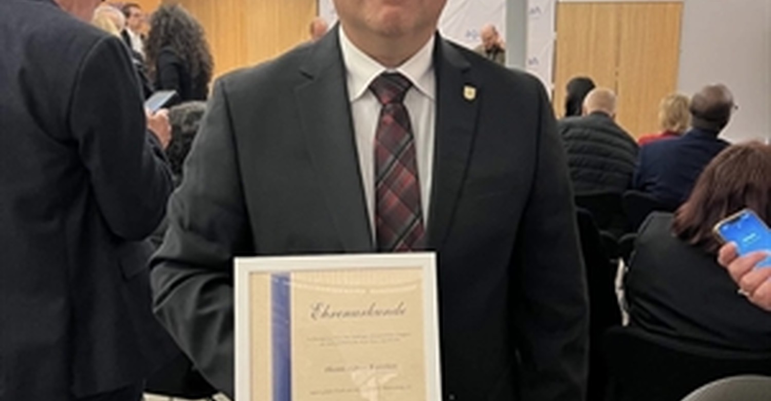 Einsatz für Zugewanderte: Albert Korotkin im Hessischen Landtag ausgezeichnet