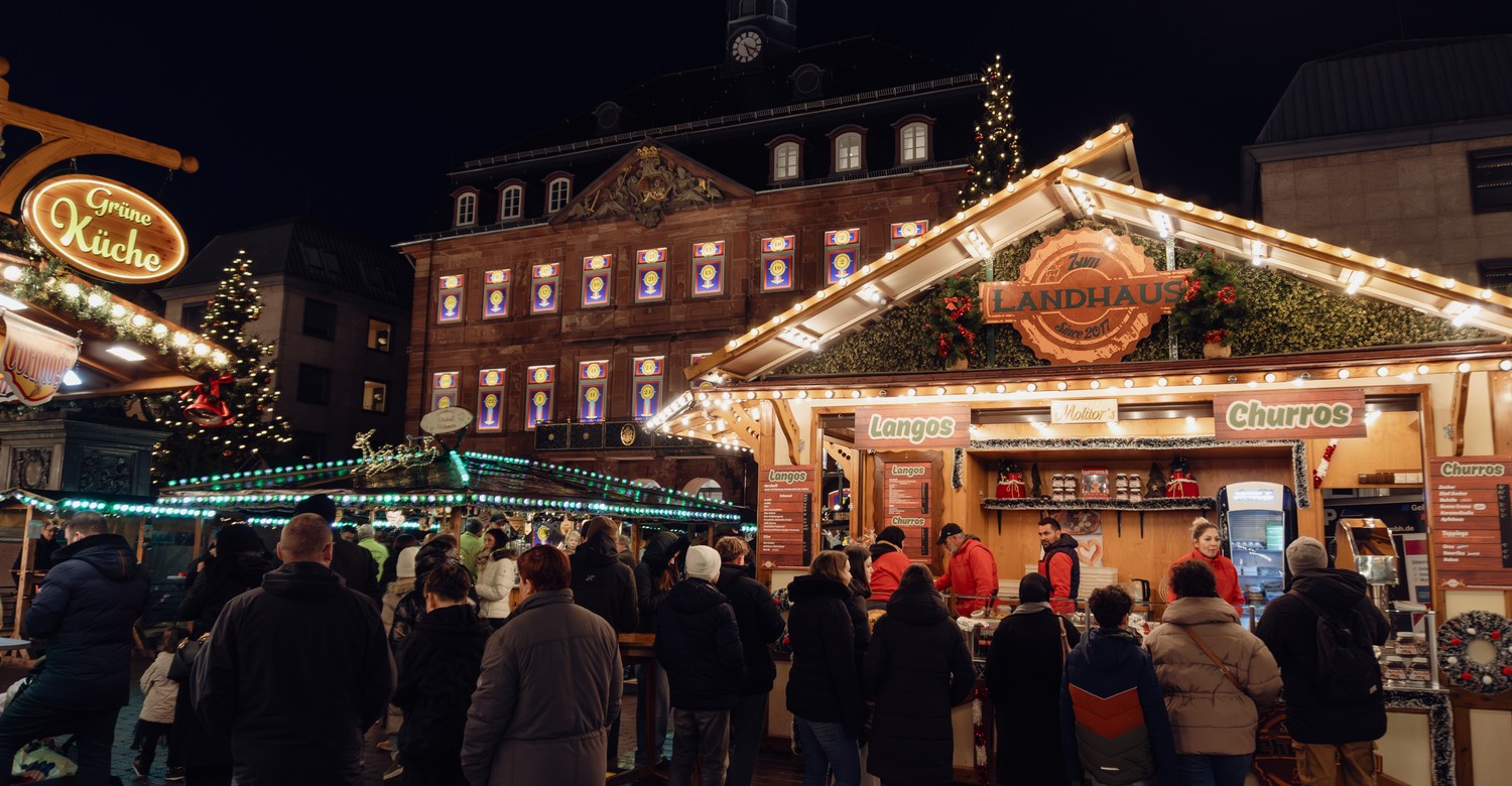 Hanau bietet breites Adventsprogramm von Grinch Walking Act bis Wintergold Markt Hanau bietet breites Adventsprogramm von Grinch Walking Act bis Wintergold Markt