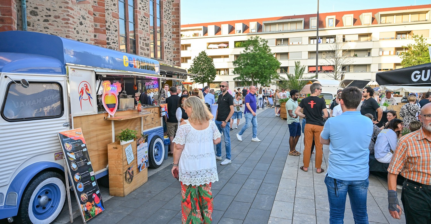 Hanau eröffnet Open Air Saison mit Feierabendmarkt und Schmuckmarkt Glanzstücke