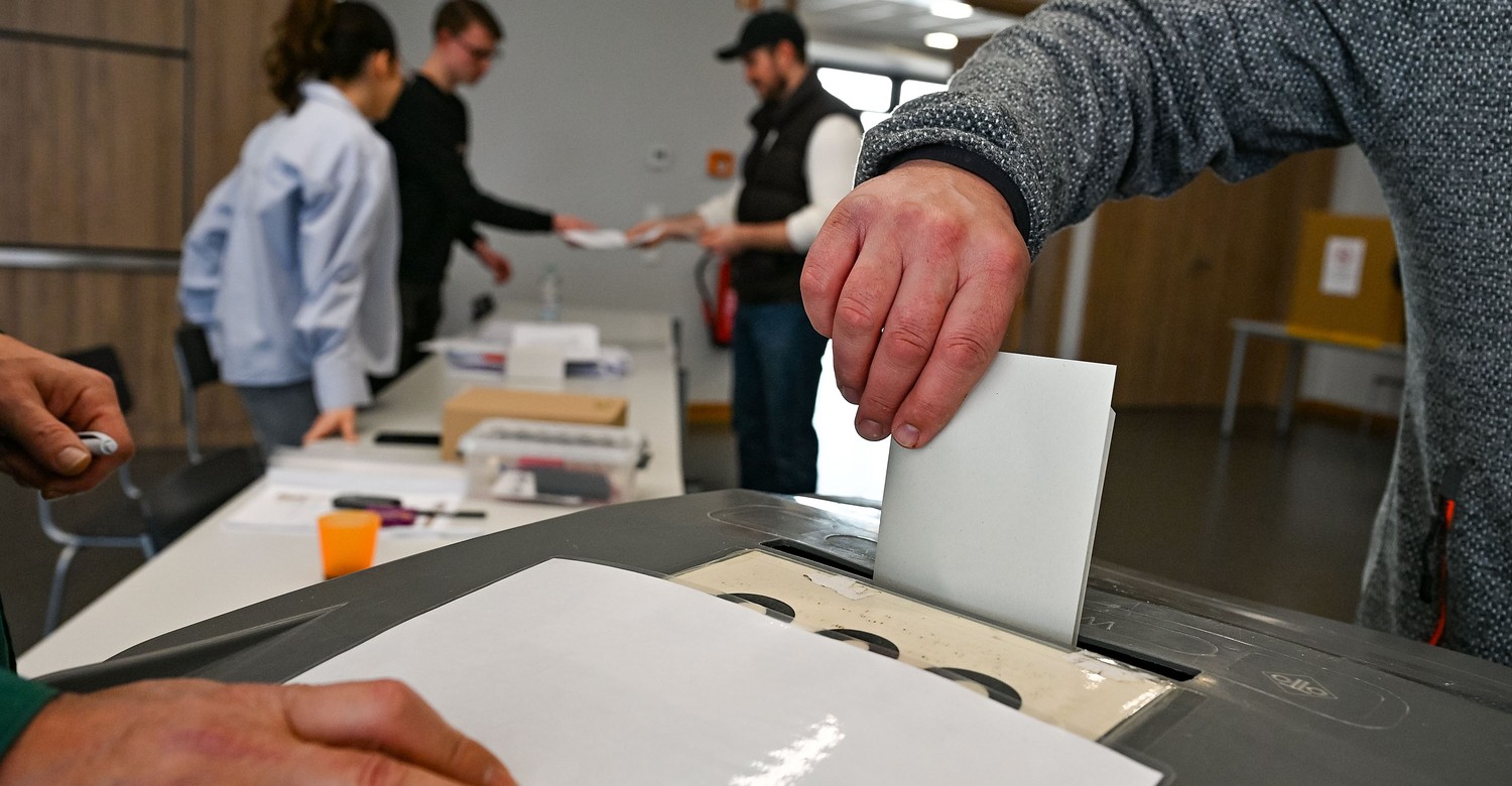 Hanau meldet Mehrheit der Wahlhelferstellen als besetzt, sucht noch Ersatzkräfte