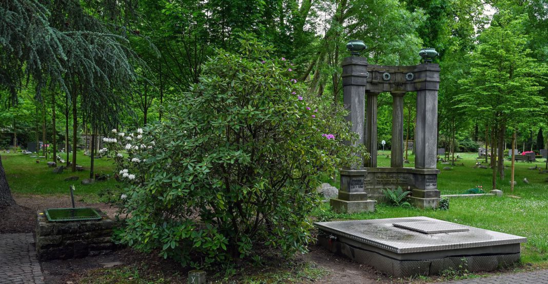 Hauptfriedhof Hanau bewässert künftig mit eigenem Grundwasser Hauptfriedhof Hanau bewässert künftig mit eigenem Grundwasser
