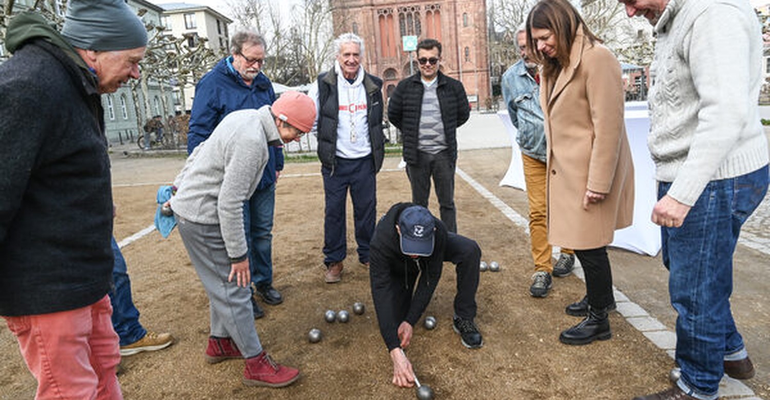 Luisenplatz: Bouleplatz wieder geöffnet mit kostenfreiem Verleih