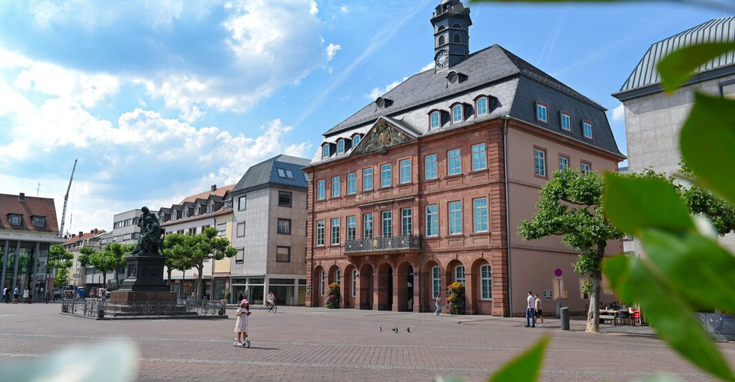 Neustadt: Ausstellung beleuchtet Alltag und Perspektiven von Menschen mit Suchterkrankung Neustadt: Ausstellung beleuchtet Alltag und Perspektiven von Menschen mit Suchterkrankung