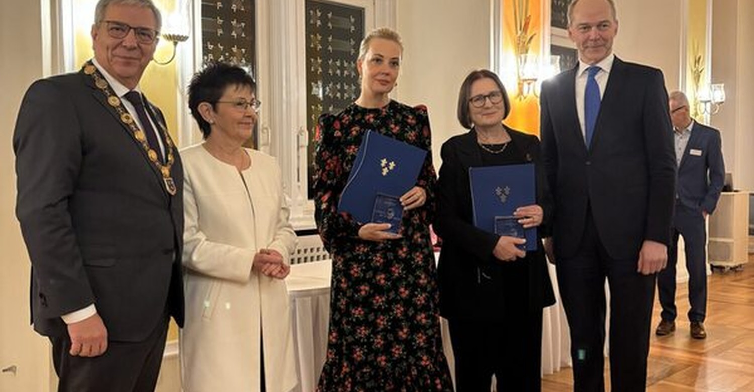 Wiesbaden ehrt Menschenrechtlerinnen und zwei Helfer für Zivilcourage